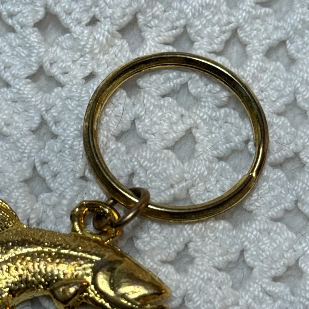 Vintage Unsigned Carp Trout Nautical Fish Keychain‎ Gold Tone